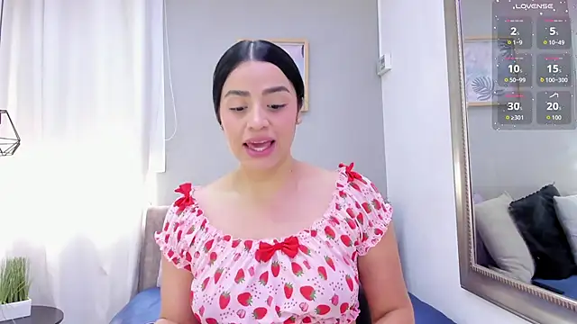 Paula Desousa online show from September 16, 2025, 5:36 pm