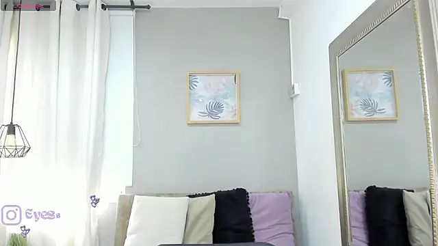 Paula Desousa online show from February 12, 2026, 5:41 pm