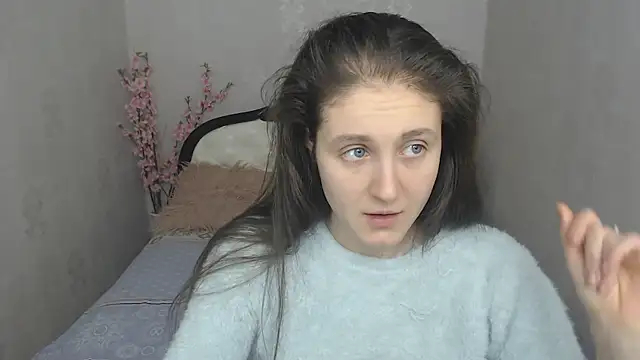 Holliy Cooper online show from February 27, 2025, 9:54 am