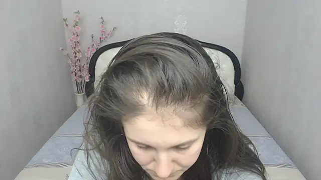 Holliy Cooper online show from March 7, 2025, 10:02 am