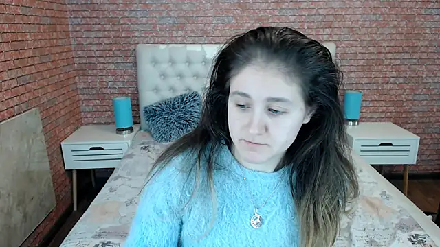 Holliy Cooper online show from November 7, 2025, 7:41 am