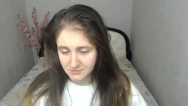 Holliy Cooper online show from December 18, 2025, 8:53 am