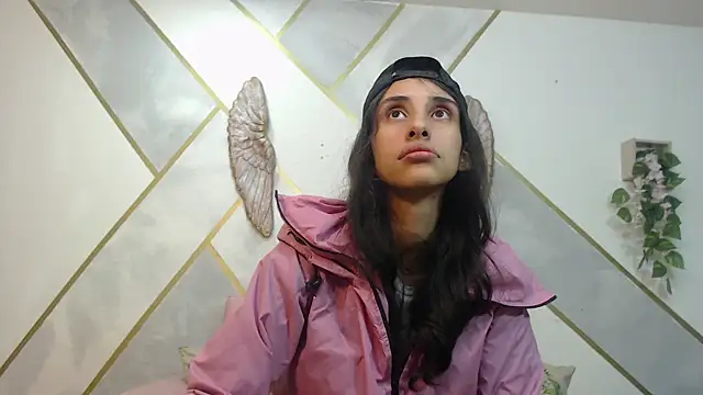 RoxanaCyrano  online show from December 5, 2025, 7:54 pm