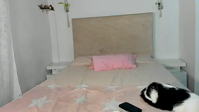 katt pelaez online show from April 10, 2026, 12:16 am