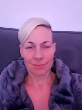 DarleenHot online show from December 3, 2024, 8:17 pm