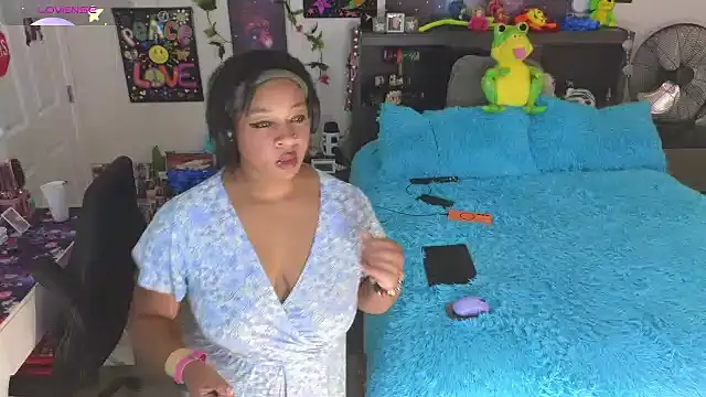 temptressbeauty24 online show from September 14, 2025, 9:03 pm