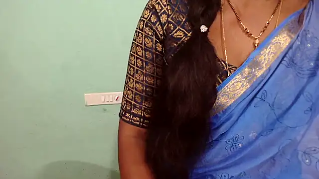 shrutitelugu69 online show from March 2, 2026, 1:18 pm