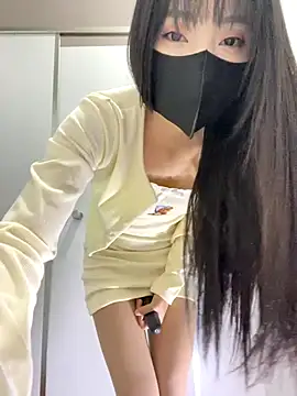 Asia-Lynn online show from December 17, 2025, 10:43 am