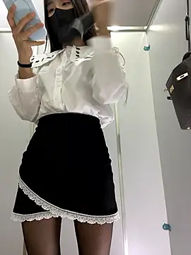 Asia-Lynn online show from January 12, 2026, 10:53 am