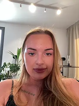 ElenaRebelle online show from November 9, 2025, 1:20 pm