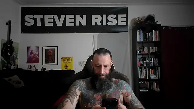 Snapshot of StevenRiseNYC chatting on April 30, 2026, 1:45 am StevenRiseNYC online show from April 30, 2026, 1:45 am