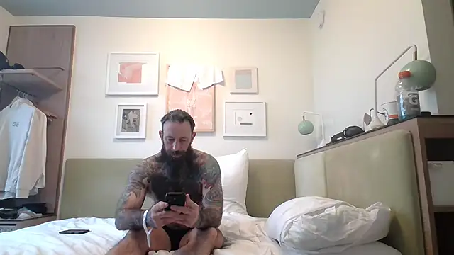 Snapshot of StevenRiseNYC chatting on May 11, 2026, 11:05 am StevenRiseNYC online show from May 11, 2026, 11:05 am