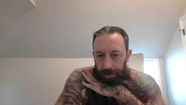 Snapshot of StevenRiseNYC chatting on May 20, 2026, 11:27 am StevenRiseNYC online show from May 20, 2026, 11:27 am