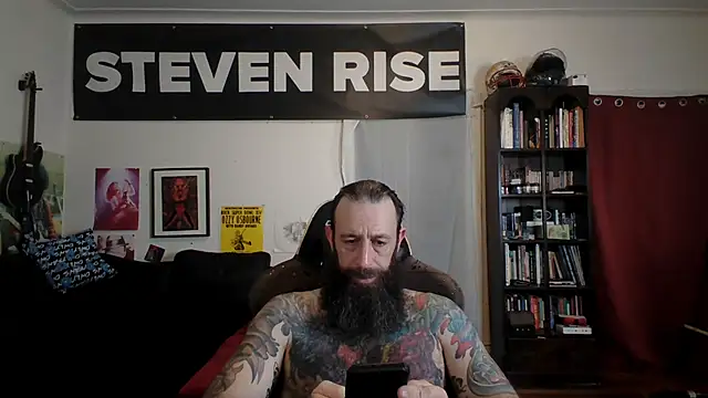 Snapshot of StevenRiseNYC chatting on June 8, 2026, 11:27 pm StevenRiseNYC online show from June 8, 2026, 11:27 pm
