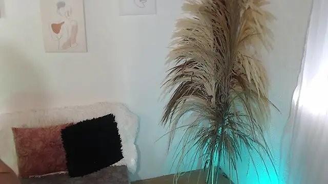  Kim  M online show from October 6, 2025, 12:35 pm