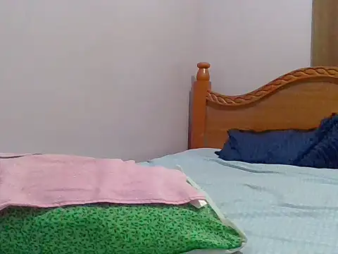 sweet-fancy online show from February 12, 2026, 9:32 pm