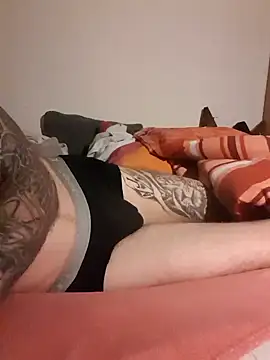 PIercingBoy38 online show from January 29, 2025, 9:17 pm