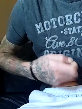 PIercingBoy38 online show from September 24, 2025, 1:47 pm