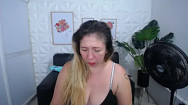 Valentinaa mature online show from March 7, 2025, 12:04 am