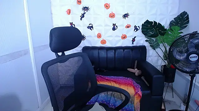 Valentinaa mature online show from October 10, 2025, 9:41 am