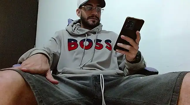 Snapshot of Money_For_masterCody chatting on January 30, 2025, 2:06 am Money For masterCody online show from January 30, 2025, 2:06 am