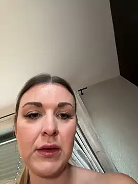 Bella-Tight online show from March 18, 2026, 7:11 am