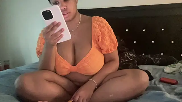 creamdreammmm online show from November 26, 2025, 9:38 pm