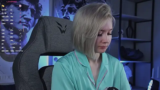 ReiYosimoto online show from February 22, 2026, 5:44 pm