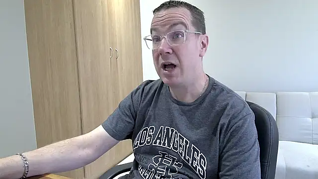 BrettJ81 online show from October 23, 2025, 10:58 am