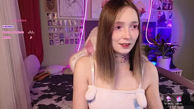 Evie Ro online show from April 21, 2026, 8:34 pm