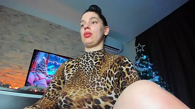 Laya Moon online show from January 14, 2025, 2:00 pm