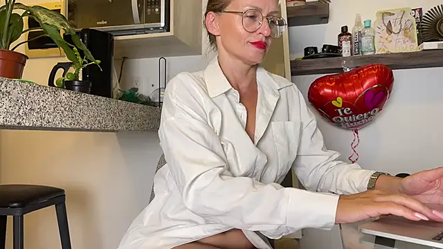 mommy nadin online show from February 24, 2025, 11:41 pm