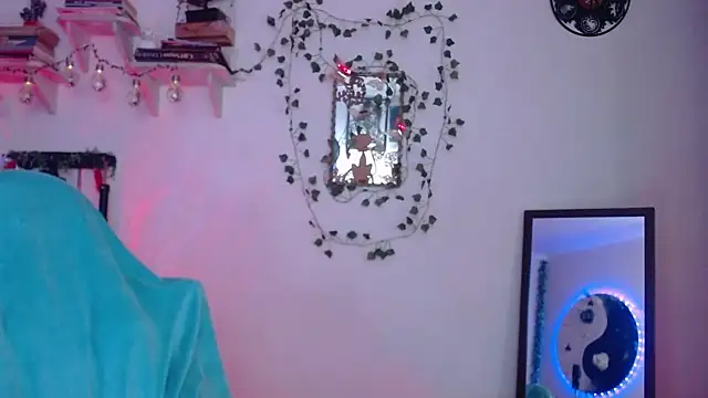 Snapshot of Eve_Blue77 chatting on October 9, 2025, 1:58 am Eve Blue77 online show from October 9, 2025, 1:58 am