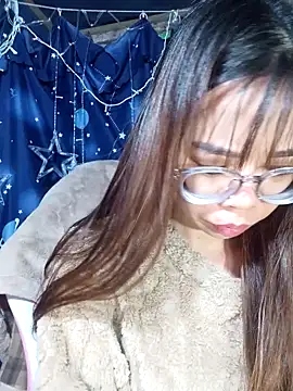   Mai-love19   online show from November 23, 2025, 10:42 pm