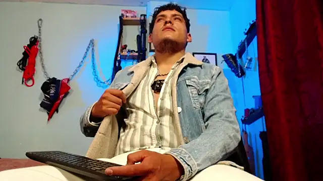 dom2travelersss online show from April 2, 2026, 12:14 pm