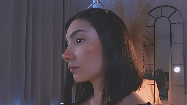 AmyArmstrong online show from November 6, 2025, 8:43 pm