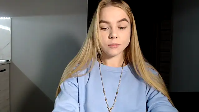 Snapshot of Sunbeam_ chatting on December 11, 2024, 9:55 pm Sunbeam online show from December 11, 2024, 9:55 pm