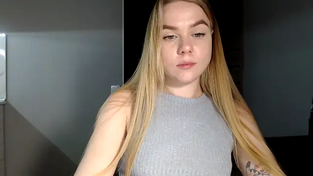 Snapshot of Sunbeam_ chatting on March 18, 2025, 11:42 pm Sunbeam online show from March 18, 2025, 11:42 pm