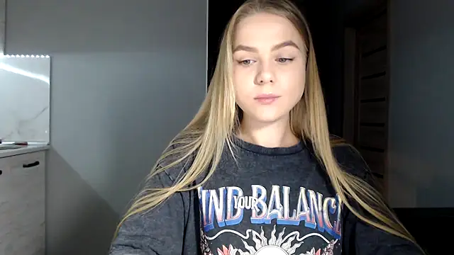 Snapshot of Sunbeam_ chatting on October 6, 2025, 8:39 pm Sunbeam online show from October 6, 2025, 8:39 pm