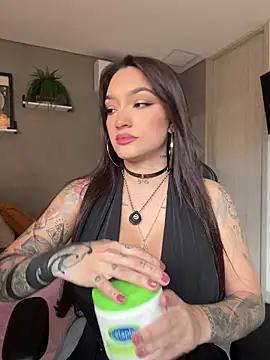 Snapshot of DaniDusan_ chatting on April 30, 2026, 7:53 pm DaniDusan online show from April 30, 2026, 7:53 pm