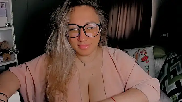 Snapshot of CumOnMy_Tits chatting on April 22, 2026, 3:09 am CumOnMy Tits online show from April 22, 2026, 3:09 am
