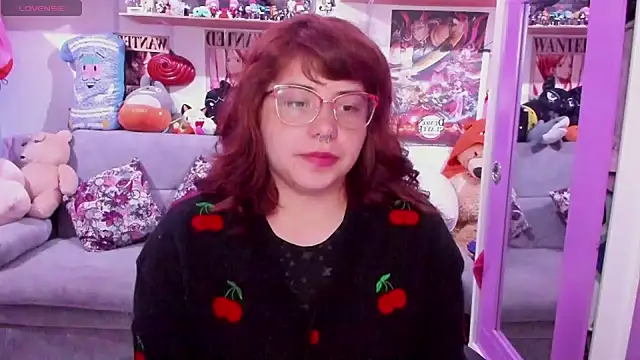 soficammy online show from December 11, 2024, 5:32 am