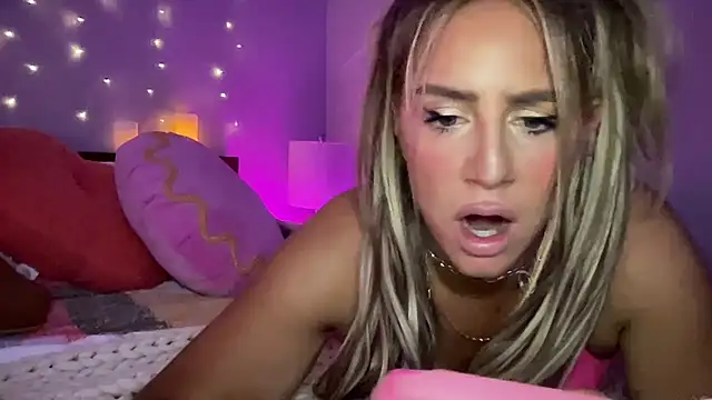 Fitnessbabe69 online show from December 29, 2024, 12:12 pm