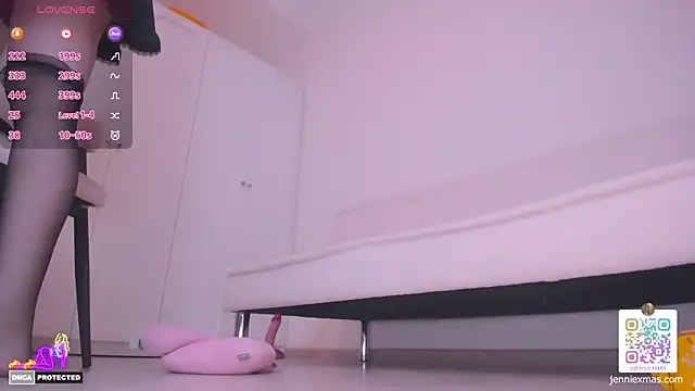 Snapshot of jennie_xmas chatting on January 11, 2025, 1:32 pm jennie xmas online show from January 11, 2025, 1:32 pm